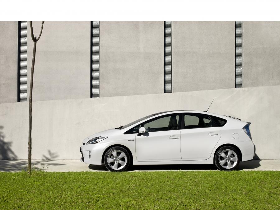  Toyota Prius 2012 года  (фото 24 из 40)